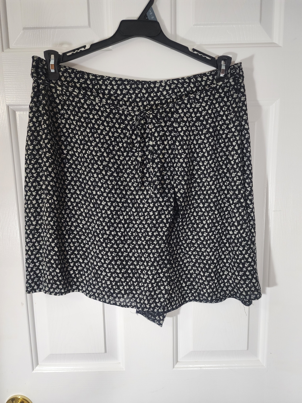 Banana Republic Black & White Flowy Skort Sz 14